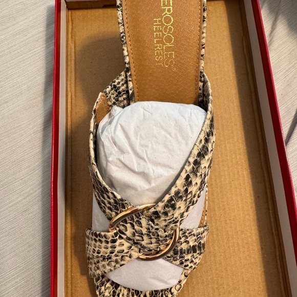 Aerosoles Women's Black and Cream Heeled Sandals - Picture 2 of 5